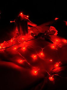 Mature babe enjoys anal sex