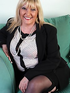 British mature lady fucking hard and long