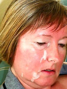 58yo UK Granny posing nude for the net