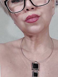 Busty Aimee Hot MILF amp dildo in her asshole