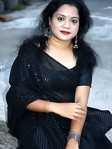 Concupiscent damsels with hairy vagina