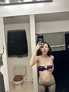 Older strumpet is fingering herself