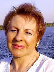 Stunning mature ladies are posing fully undressed on cam