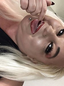 Aroused stepmother instructs in self-pleasure