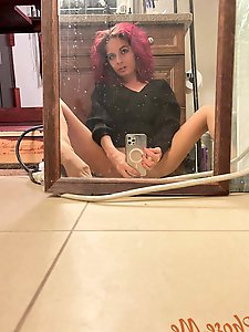 Horny Milf Ashley Taking Pics In Tan Pantyhose