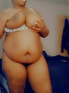 Enchanting older hellcats having shaved cunt