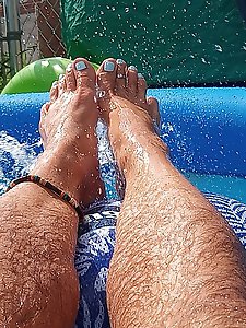 Aquatic foot pampering