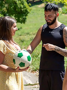 Cougar hires strippers at OldieX