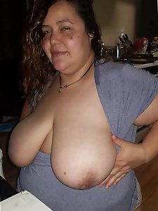 All-natural older MILFs are baring it all on pix