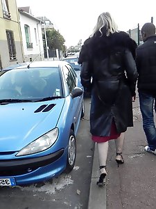 Carola is a blonde woman of a certain age who likes big penises.